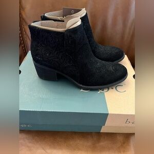 BOC By Born Bushey Cognac/Black Tooled Zip-Up Ankle Heel Booties 6